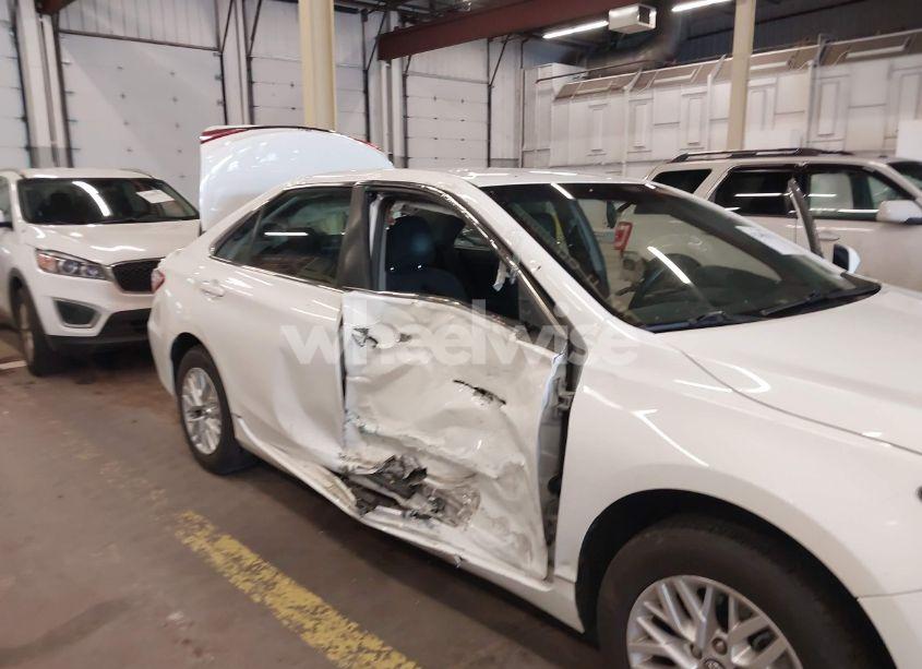 Photo 6 of 2017 Toyota Camry LE (VIN 4T1BF1FK2HU364782)