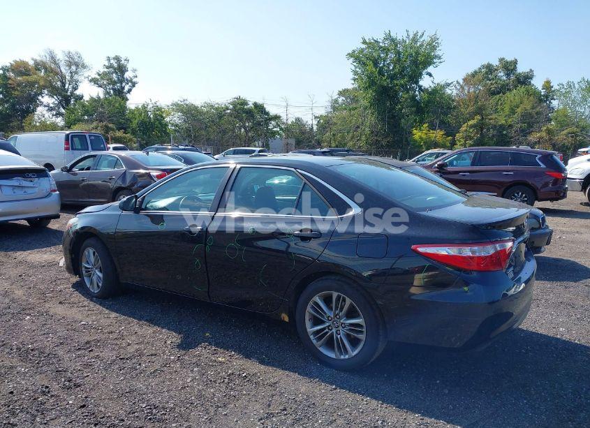 Photo 3 of 2017 Toyota Camry SE (VIN 4T1BF1FK2HU365060)