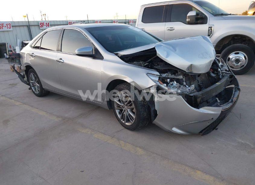 2017 Toyota Camry SE (VIN 4T1BF1FK2HU376446) main photo