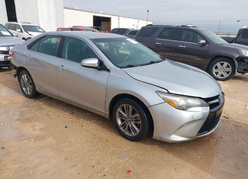 2017 Toyota Camry SE (VIN 4T1BF1FK2HU411678) main photo