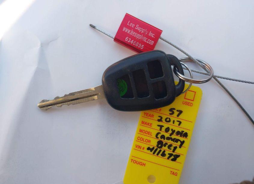 Photo 11 of 2017 Toyota Camry SE (VIN 4T1BF1FK2HU411678)