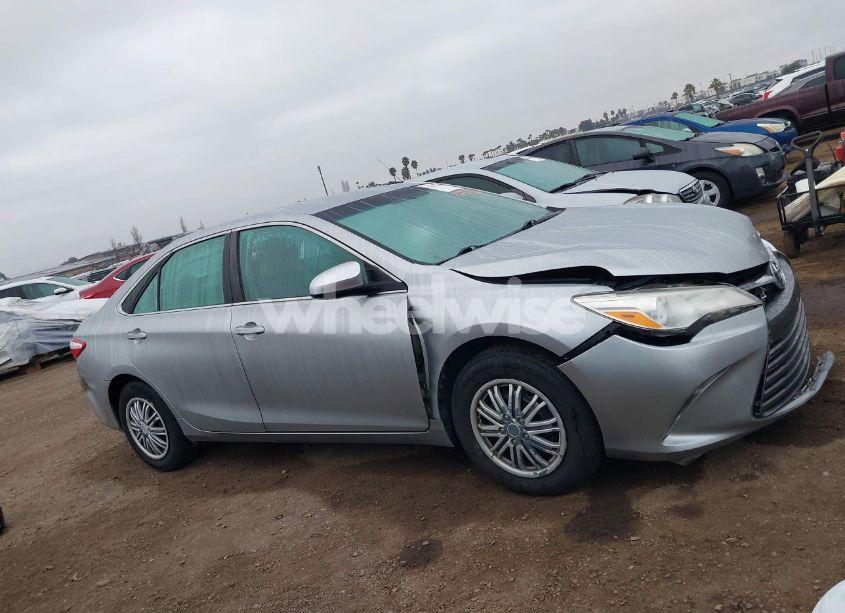 Photo 13 of 2017 Toyota Camry LE (VIN 4T1BF1FK2HU413690)