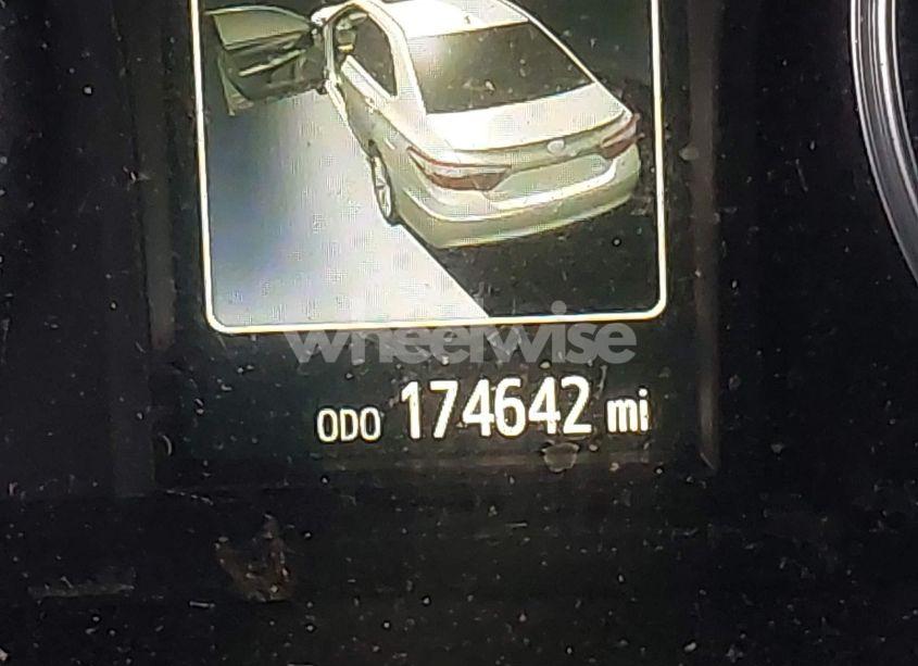 Photo 15 of 2017 Toyota Camry LE (VIN 4T1BF1FK2HU413690)