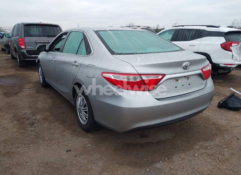 Photo 3 of 2017 Toyota Camry LE (VIN 4T1BF1FK2HU413690)