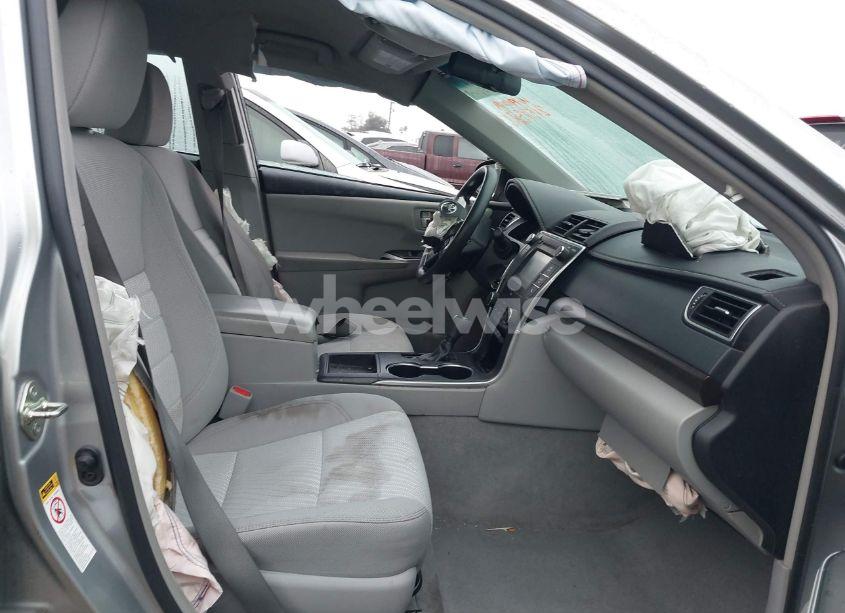 Photo 5 of 2017 Toyota Camry LE (VIN 4T1BF1FK2HU413690)