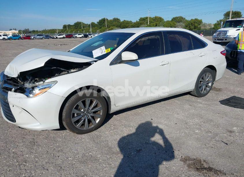 Photo 2 of 2017 Toyota Camry XLE (VIN 4T1BF1FK2HU418422)