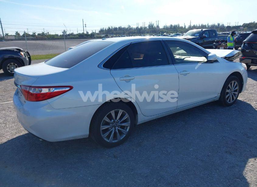 Photo 4 of 2017 Toyota Camry XLE (VIN 4T1BF1FK2HU418422)