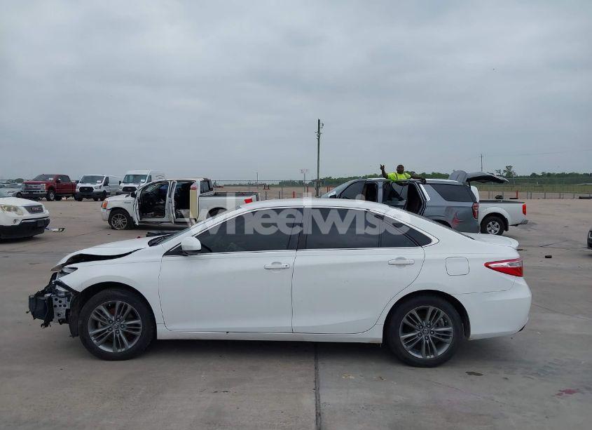 Photo 14 of 2017 Toyota Camry SE (VIN 4T1BF1FK2HU443174)