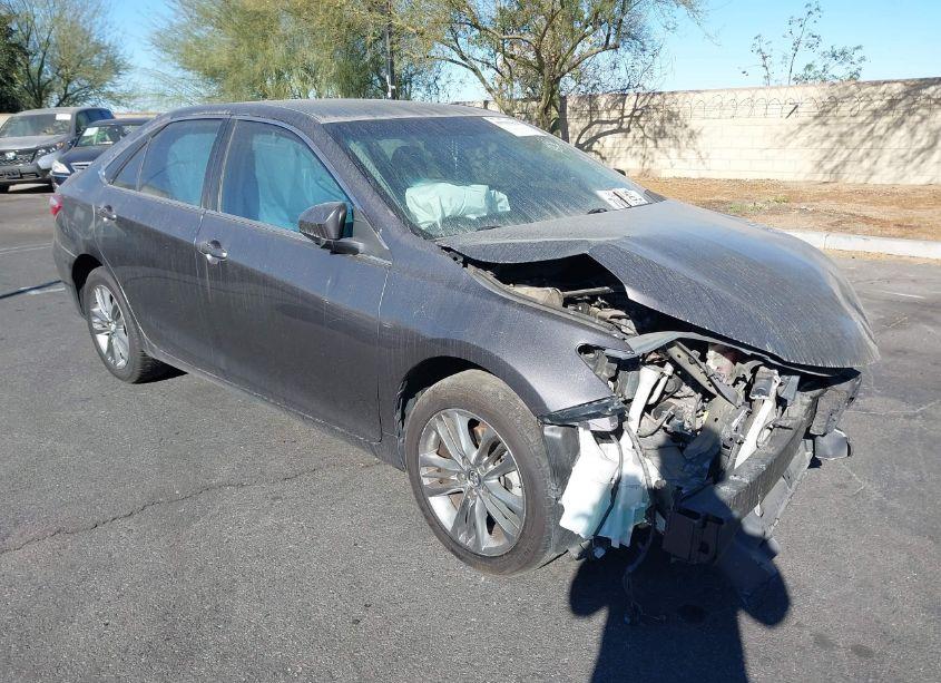 2017 Toyota Camry SE (VIN 4T1BF1FK2HU633928) main photo