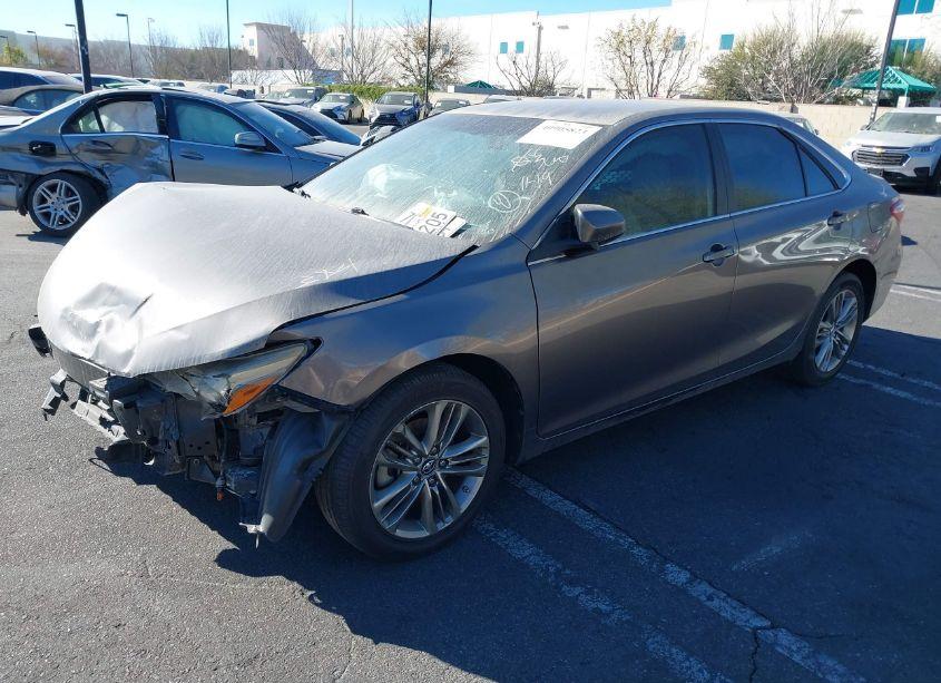 Photo 2 of 2017 Toyota Camry SE (VIN 4T1BF1FK2HU633928)