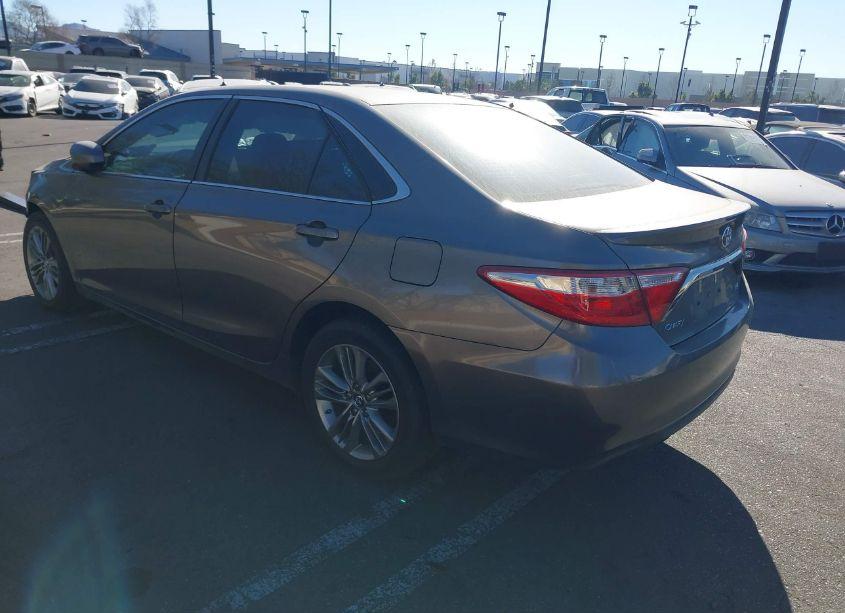 Photo 3 of 2017 Toyota Camry SE (VIN 4T1BF1FK2HU633928)