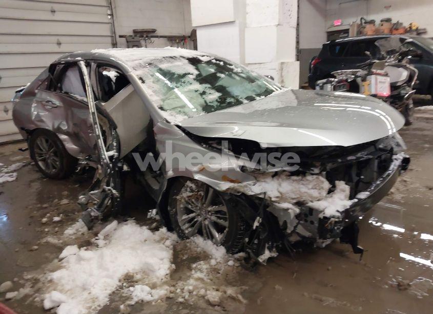 2017 Toyota Camry SE (VIN 4T1BF1FK2HU636991) main photo