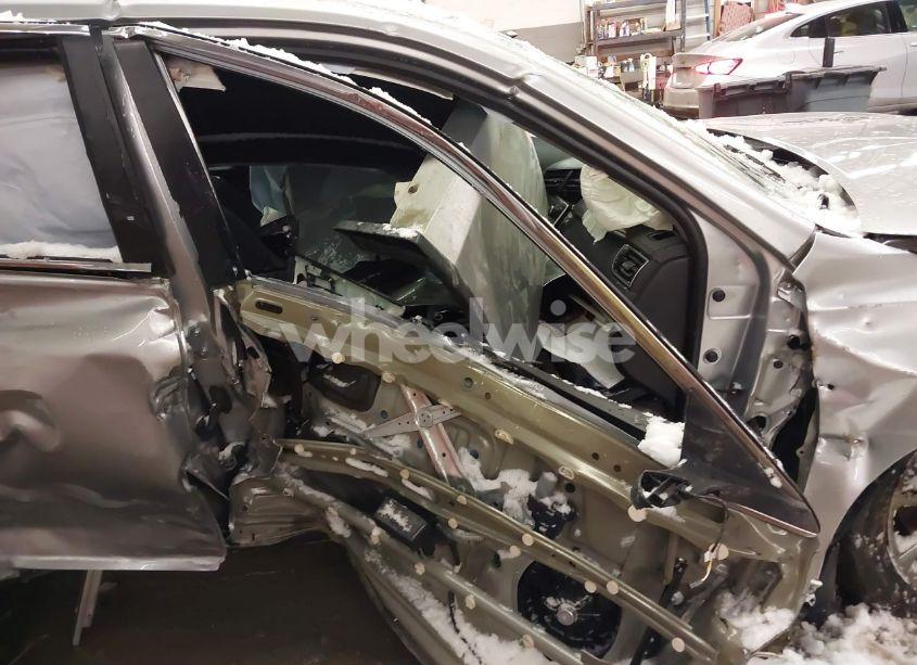 Photo 5 of 2017 Toyota Camry SE (VIN 4T1BF1FK2HU636991)