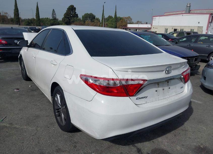 Photo 3 of 2017 Toyota Camry SE (VIN 4T1BF1FK2HU639664)