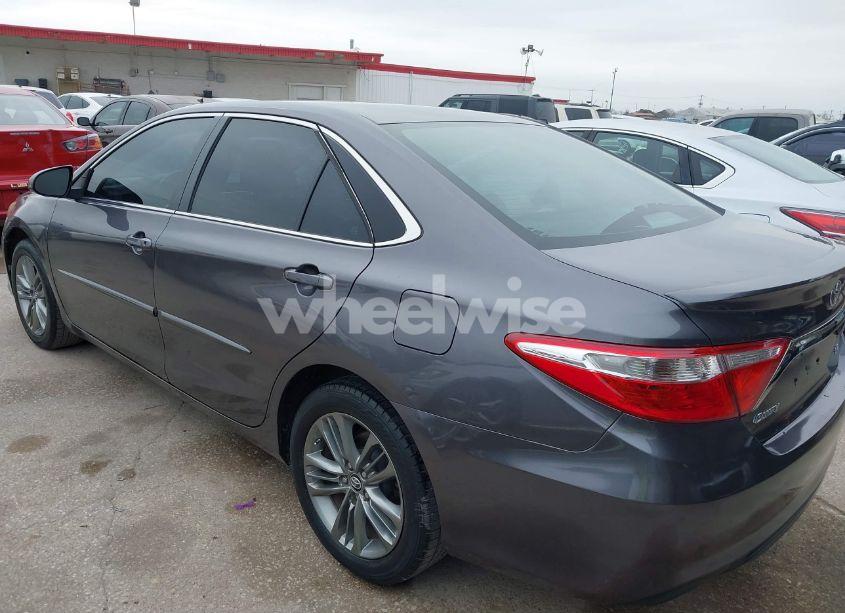 Photo 3 of 2017 Toyota Camry SE (VIN 4T1BF1FK2HU658702)