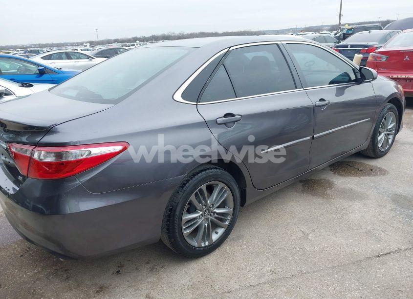 Photo 4 of 2017 Toyota Camry SE (VIN 4T1BF1FK2HU658702)