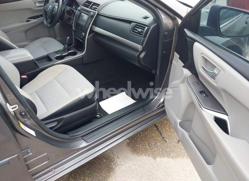 Photo 5 of 2017 Toyota Camry SE (VIN 4T1BF1FK2HU658702)