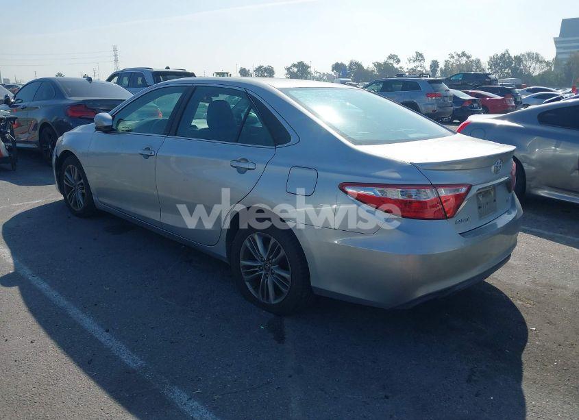 Photo 3 of 2017 Toyota Camry SE (VIN 4T1BF1FK2HU661910)