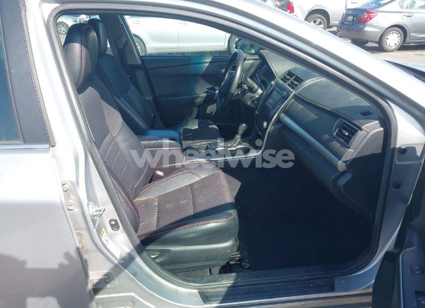 Photo 5 of 2017 Toyota Camry SE (VIN 4T1BF1FK2HU661910)