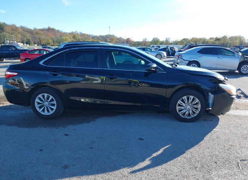 Photo 13 of 2017 Toyota Camry LE (VIN 4T1BF1FK2HU670073)