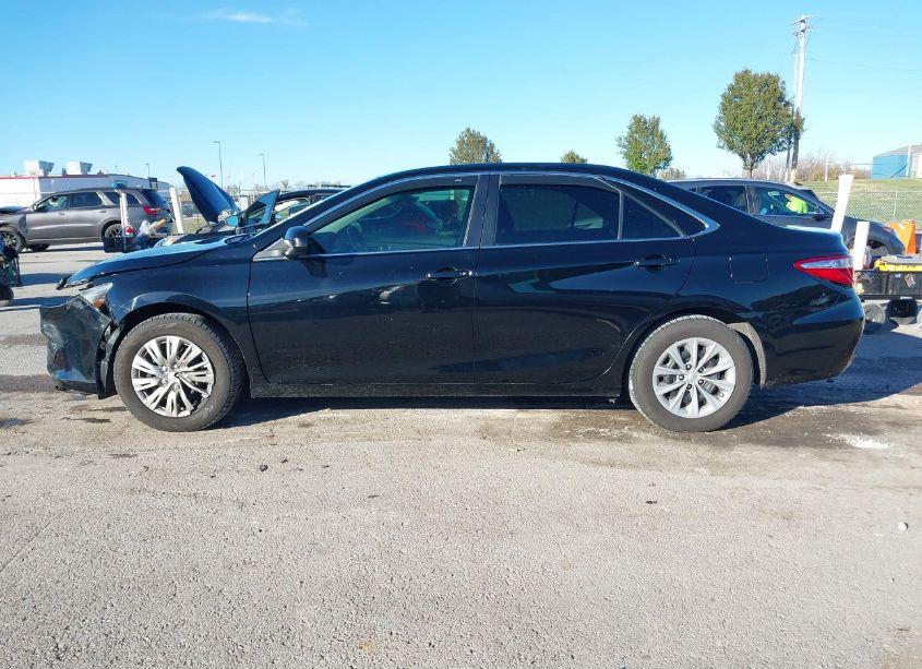 Photo 14 of 2017 Toyota Camry LE (VIN 4T1BF1FK2HU670073)