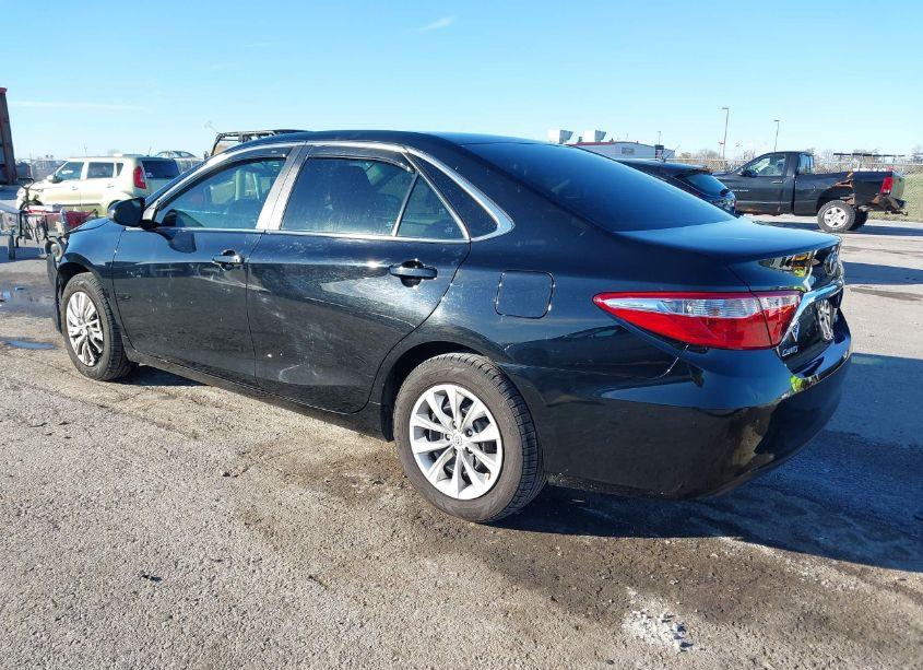 Photo 3 of 2017 Toyota Camry LE (VIN 4T1BF1FK2HU670073)