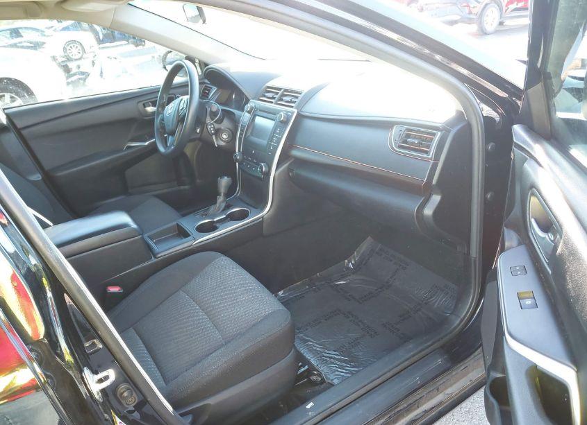 Photo 5 of 2017 Toyota Camry LE (VIN 4T1BF1FK2HU670073)