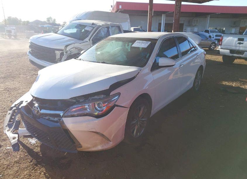 Photo 2 of 2017 Toyota Camry SE (VIN 4T1BF1FK2HU698049)