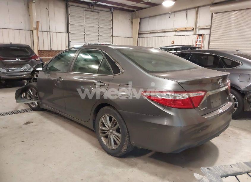 Photo 3 of 2017 Toyota Camry SE (VIN 4T1BF1FK2HU700155)
