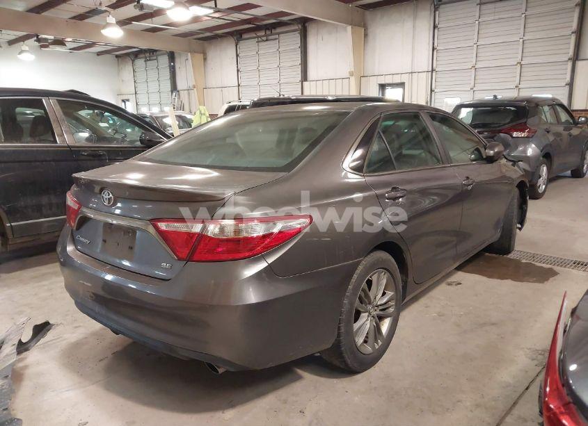 Photo 4 of 2017 Toyota Camry SE (VIN 4T1BF1FK2HU700155)