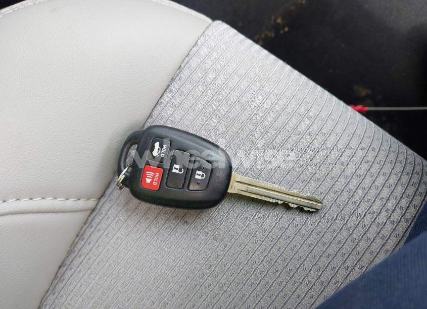 Photo 11 of 2017 Toyota Camry SE (VIN 4T1BF1FK2HU704934)