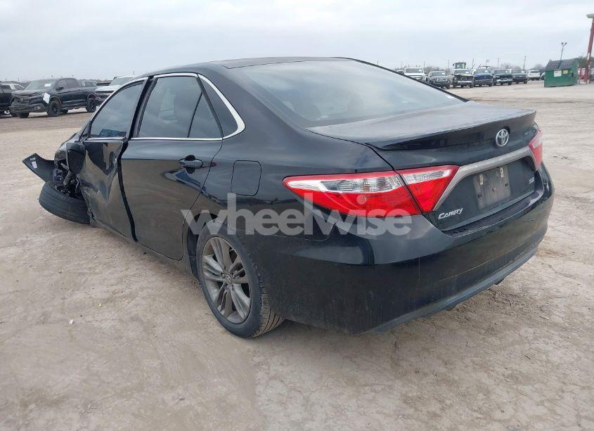 Photo 3 of 2017 Toyota Camry SE (VIN 4T1BF1FK2HU704934)