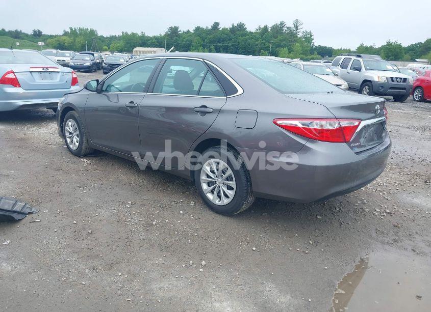 Photo 3 of 2017 Toyota Camry LE (VIN 4T1BF1FK2HU716534)
