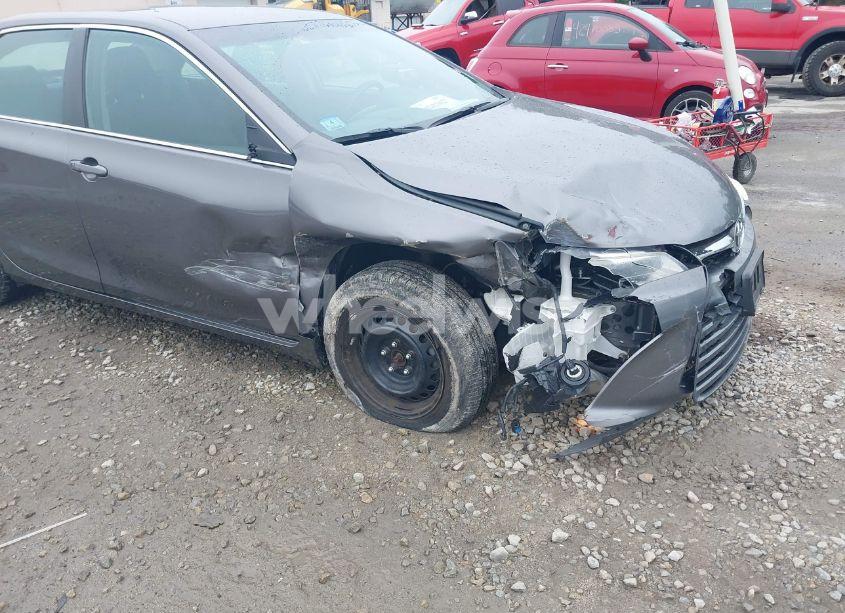 Photo 6 of 2017 Toyota Camry LE (VIN 4T1BF1FK2HU716534)