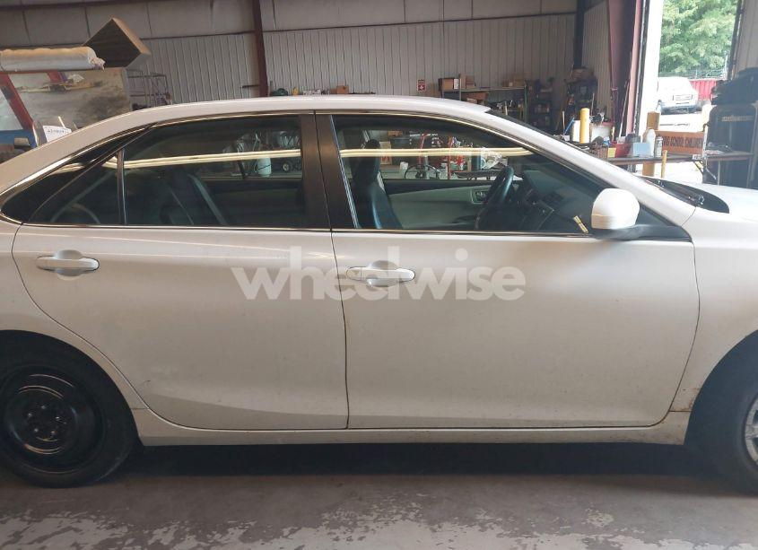 Photo 13 of 2017 Toyota Camry LE (VIN 4T1BF1FK2HU718946)