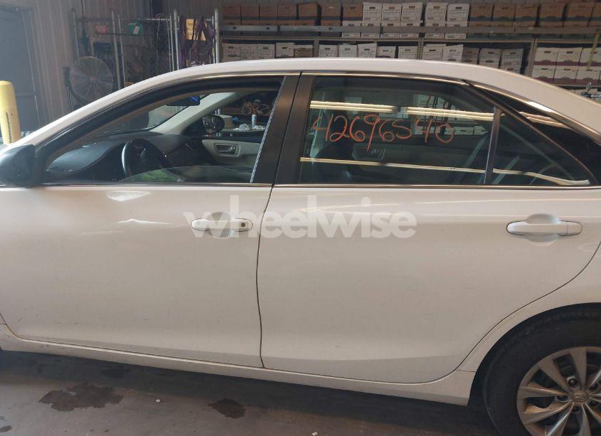 Photo 14 of 2017 Toyota Camry LE (VIN 4T1BF1FK2HU718946)