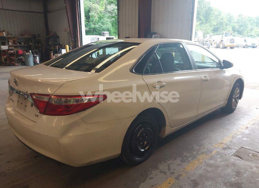 Photo 4 of 2017 Toyota Camry LE (VIN 4T1BF1FK2HU718946)