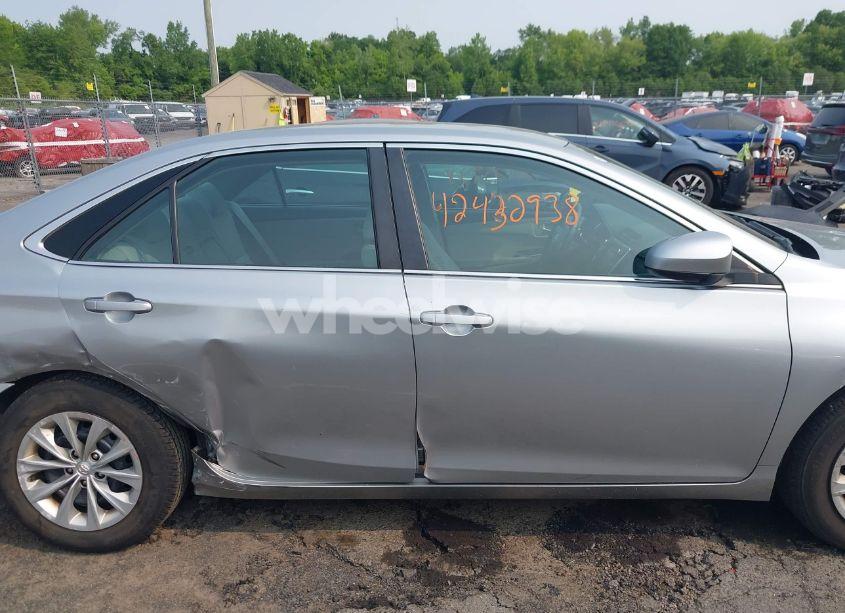 Photo 13 of 2017 Toyota Camry LE (VIN 4T1BF1FK2HU722026)