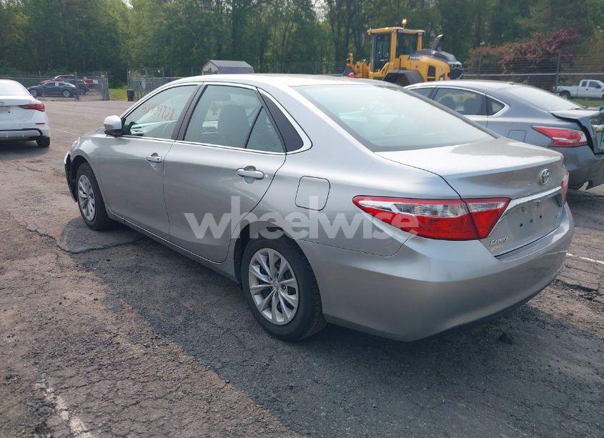 Photo 3 of 2017 Toyota Camry LE (VIN 4T1BF1FK2HU722026)