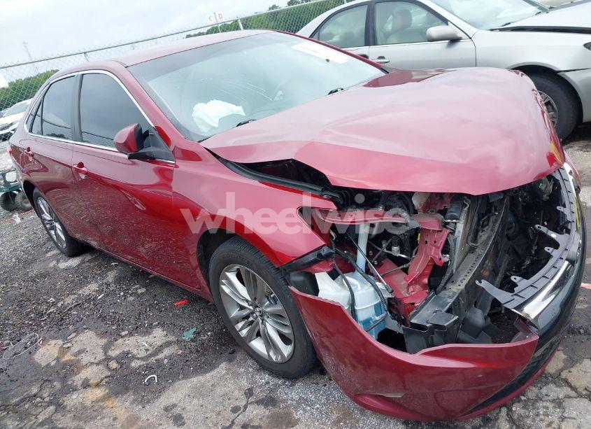 2017 Toyota Camry SE (VIN 4T1BF1FK2HU732412) main photo