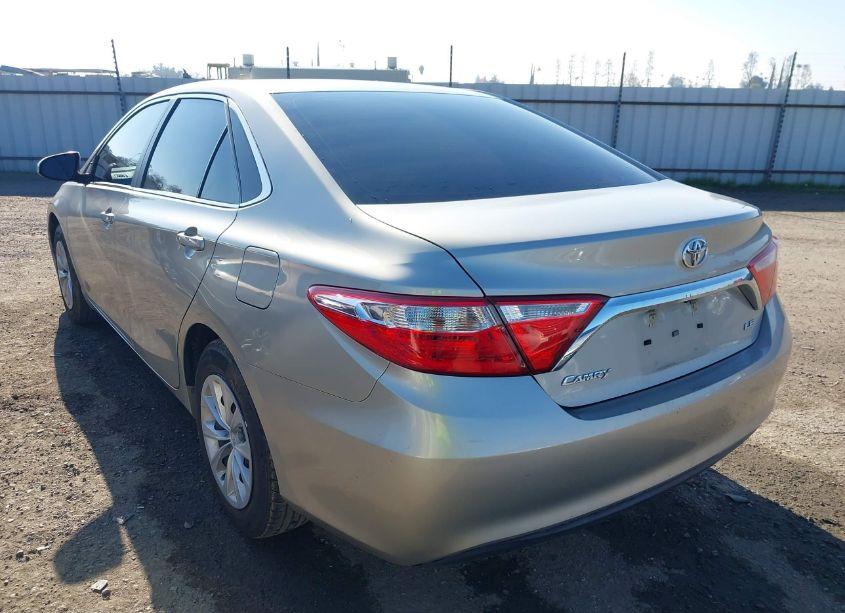 Photo 2 of 2017 Toyota Camry LE (VIN 4T1BF1FK2HU751431)