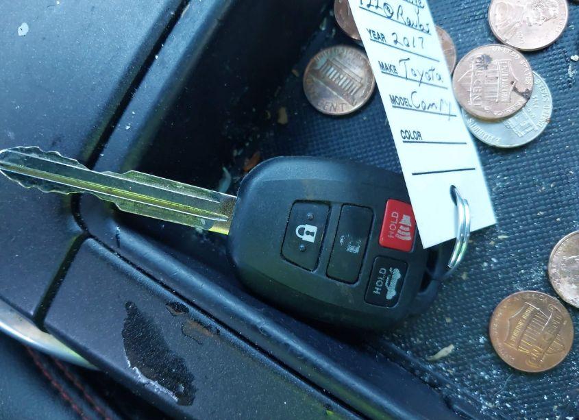 Photo 11 of 2017 Toyota Camry SE (VIN 4T1BF1FK2HU751641)