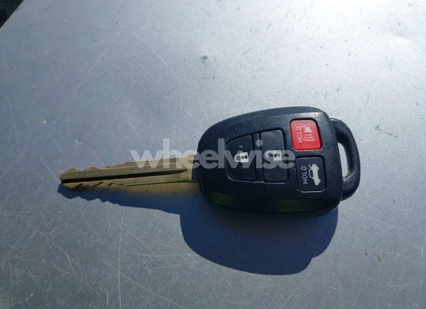 Photo 11 of 2017 Toyota Camry LE (VIN 4T1BF1FK2HU772909)