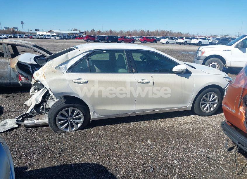 Photo 13 of 2017 Toyota Camry LE (VIN 4T1BF1FK2HU772909)