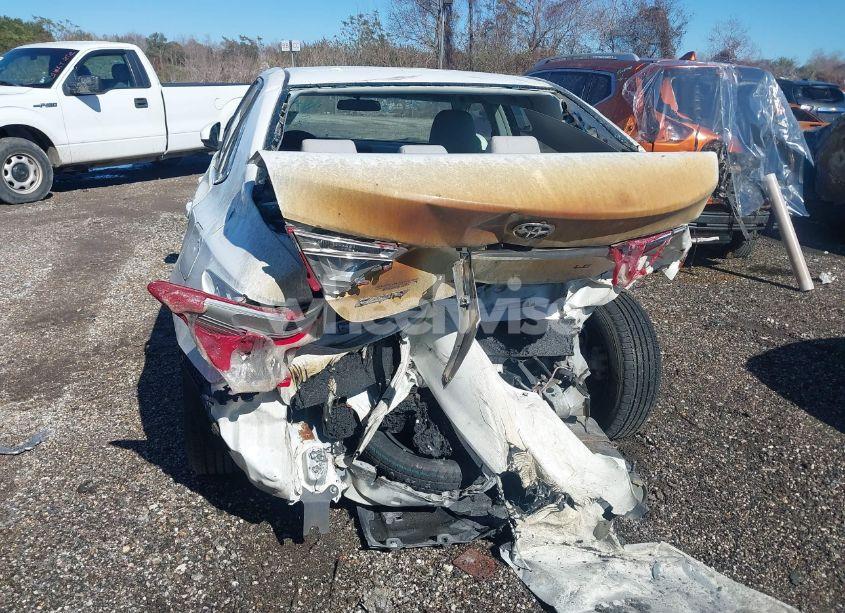 Photo 6 of 2017 Toyota Camry LE (VIN 4T1BF1FK2HU772909)