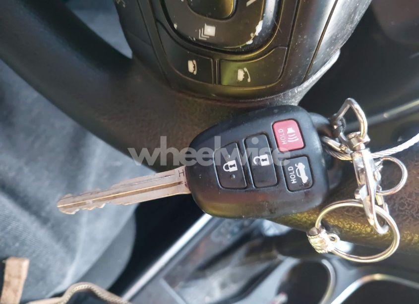 Photo 11 of 2017 Toyota Camry LE (VIN 4T1BF1FK2HU812339)