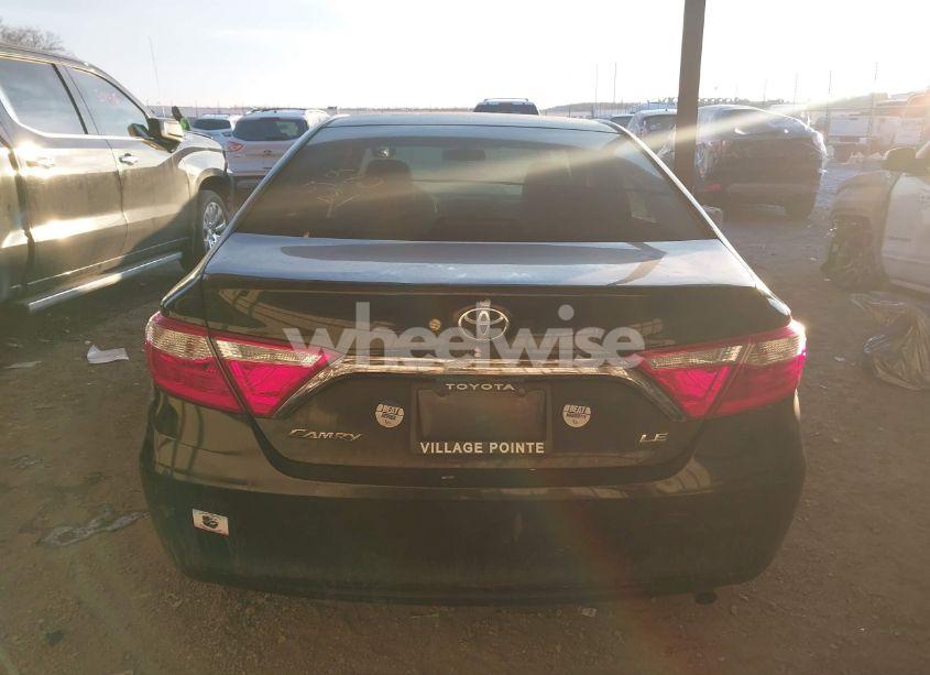 Photo 17 of 2017 Toyota Camry LE (VIN 4T1BF1FK2HU812339)