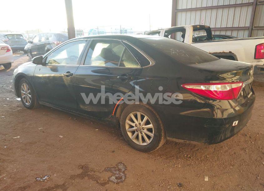 Photo 3 of 2017 Toyota Camry LE (VIN 4T1BF1FK2HU812339)