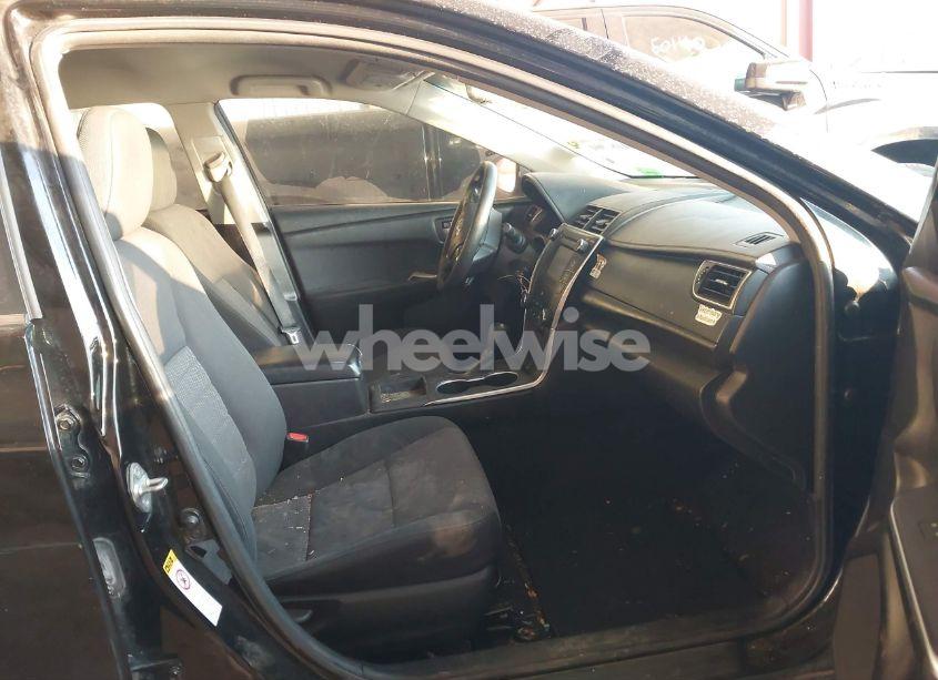 Photo 5 of 2017 Toyota Camry LE (VIN 4T1BF1FK2HU812339)