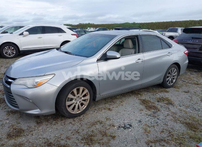 Photo 2 of 2017 Toyota Camry XLE (VIN 4T1BF1FK2HU814057)